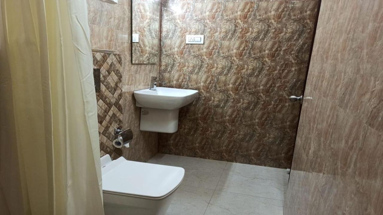 Hotel Aloka Residency Kolkata Exterior photo